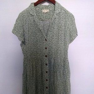 Green Floral Button Up V Neck Short Sleeves Large Knee Length Sheath Dress